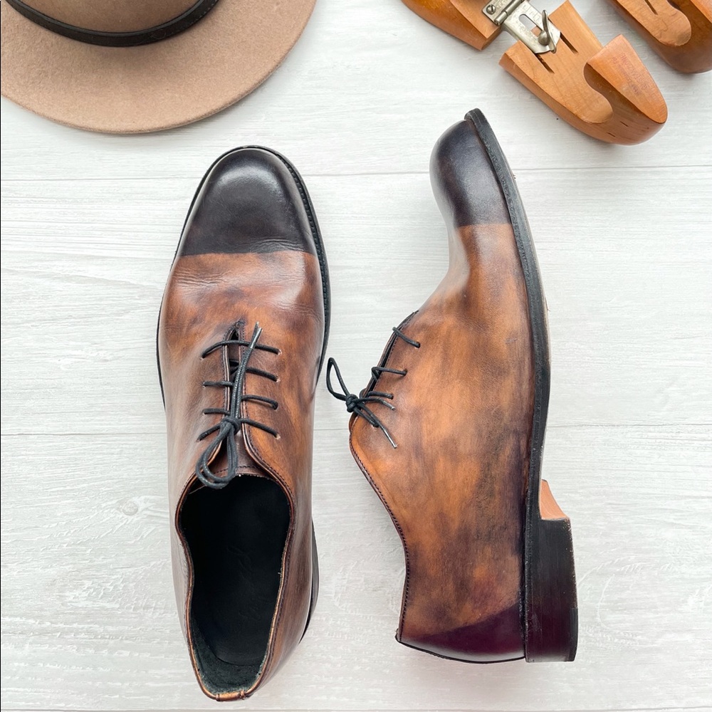 ESQUIVEL Handmade Leather Distressed Hobo Oxfords